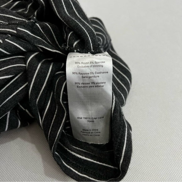 A pea In The Pod Gray Striped Maternity Dress Size Medium Ruching On Waist - Picture 4 of 12